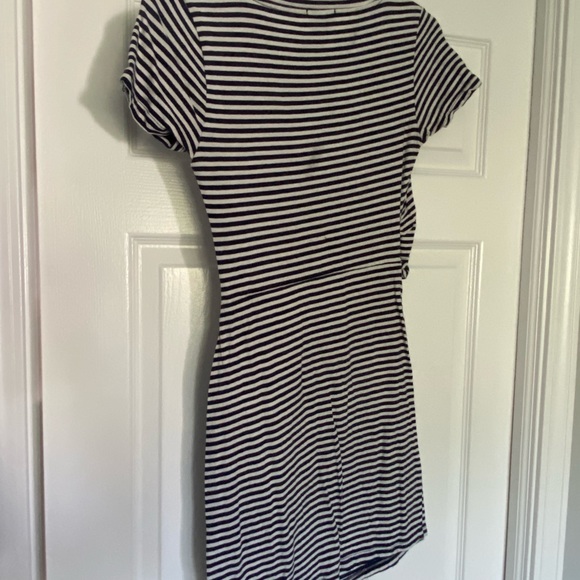 Socialite tie dress - Picture 2 of 2